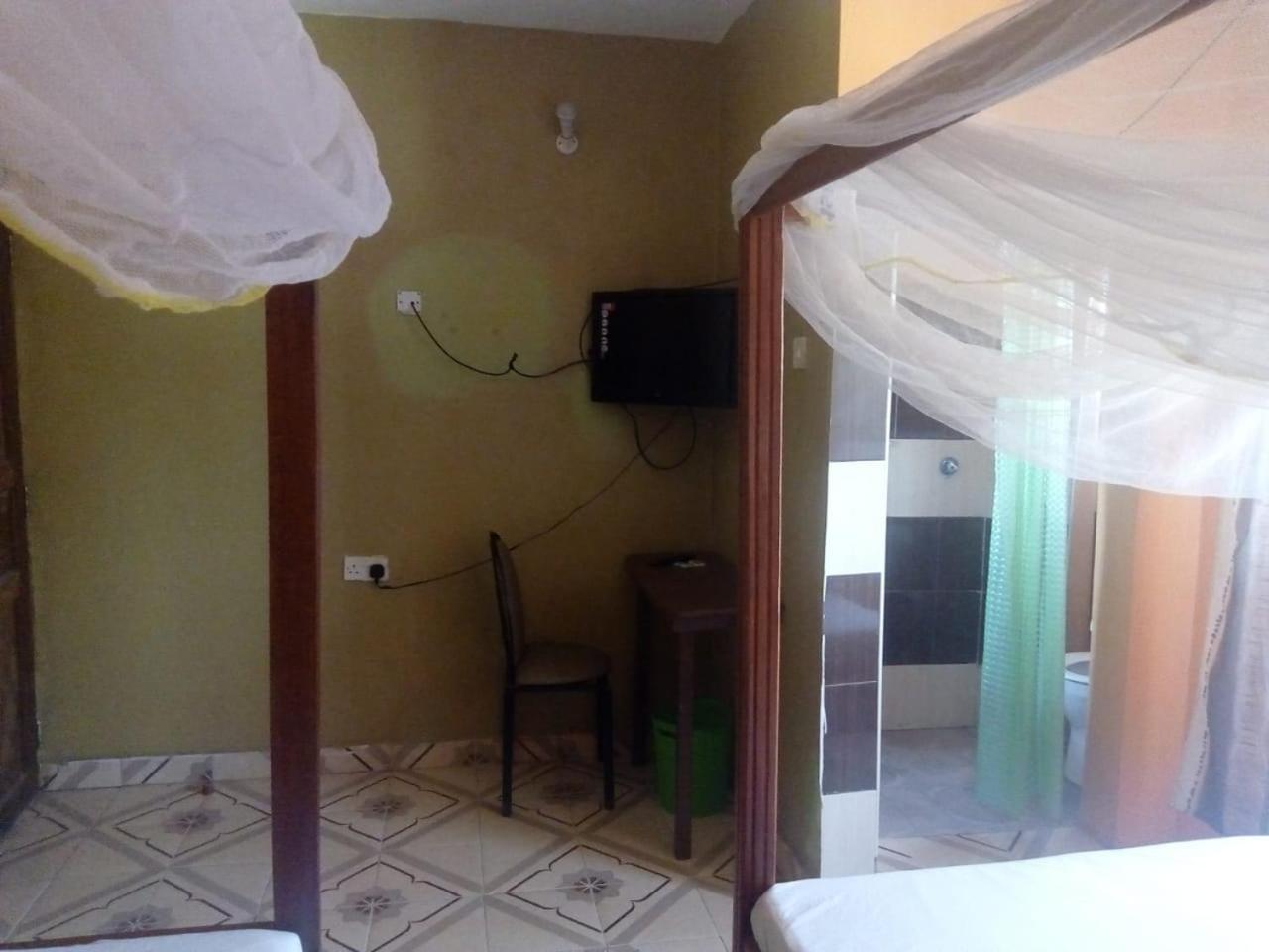 מלון מומבסה Viriko Boarding House מראה חיצוני תמונה