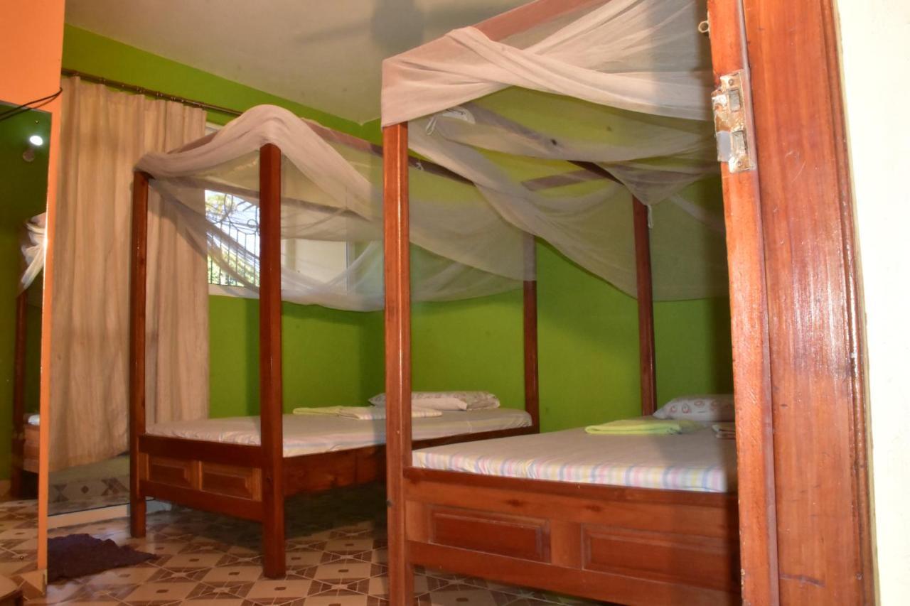 מלון מומבסה Viriko Boarding House מראה חיצוני תמונה